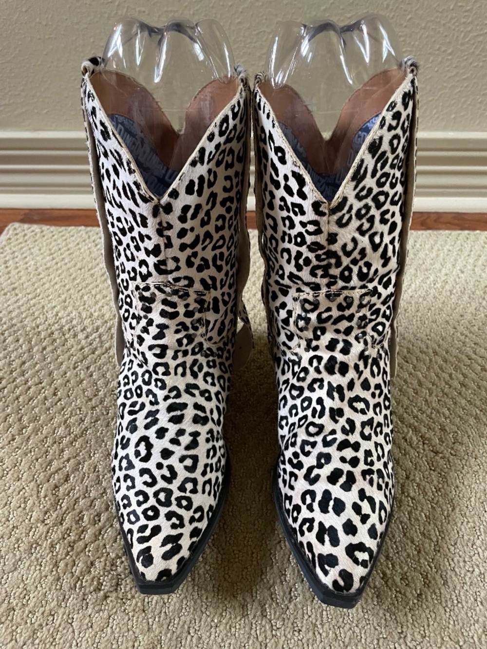 Sexy Dingo “Snow Leppard” Hair-on-Hide Cowboy Boots (8) - Picture 4 of 14